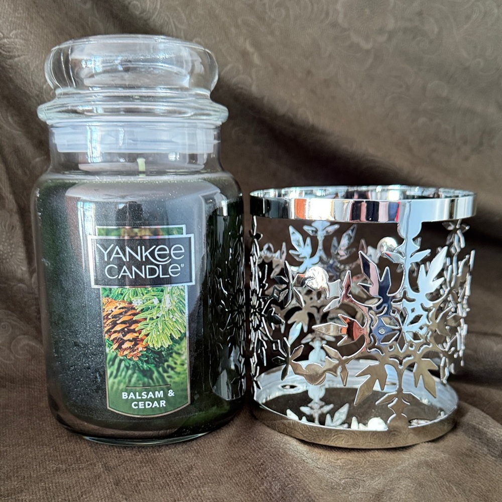 Yankee Balsam & Cedar Candle with Metallic Snowflake Holder